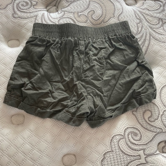 Olive green shorts women’s size small - Picture 2 of 2